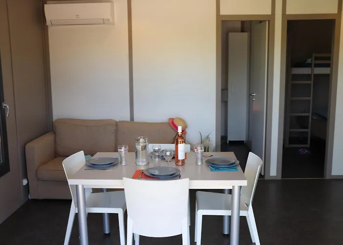 Hotel pres du College: Camping Mas De Pierredon